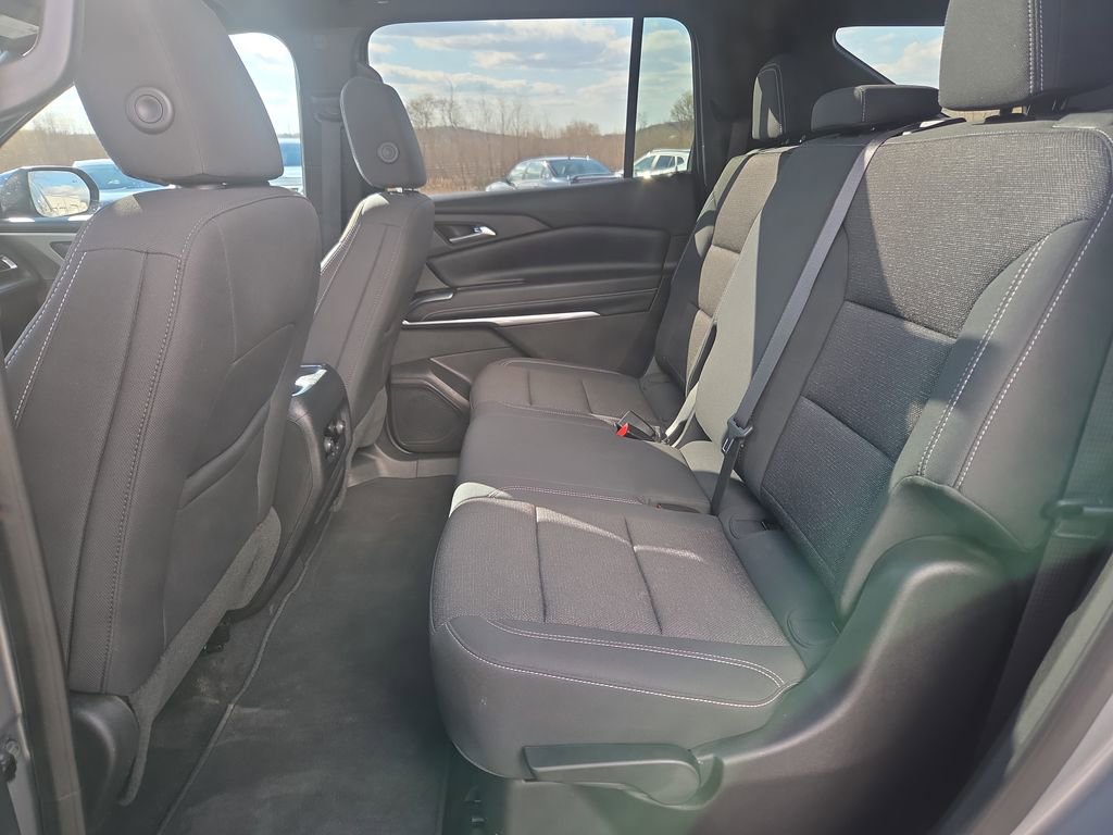 Certified 2025 Chevrolet Traverse LT w/ Sun and Wheel Package AWD/4WD image 30