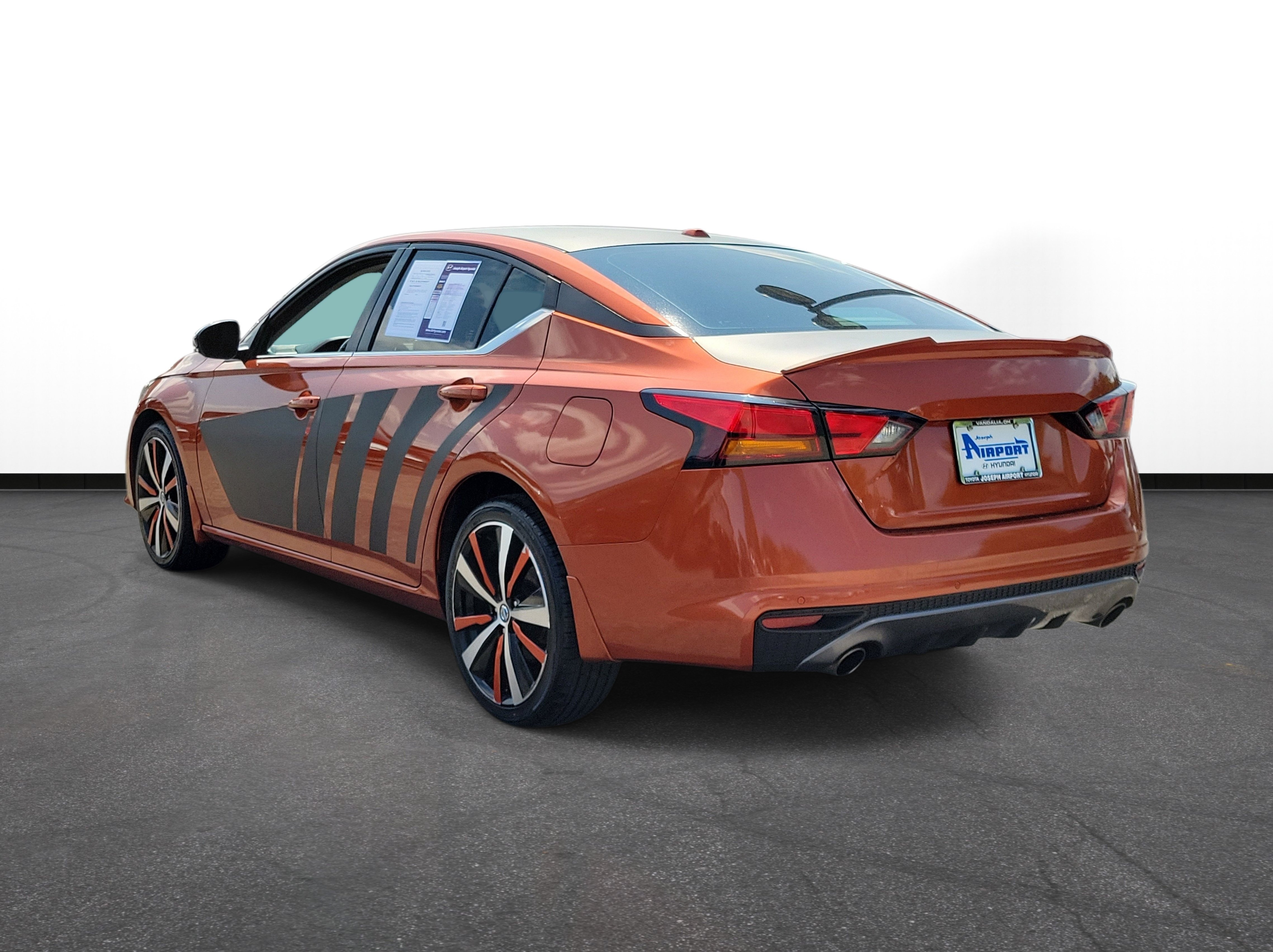 Used 2021 Nissan Altima 2.5 SR w/ SR Premium Package AWD/4WD image 3