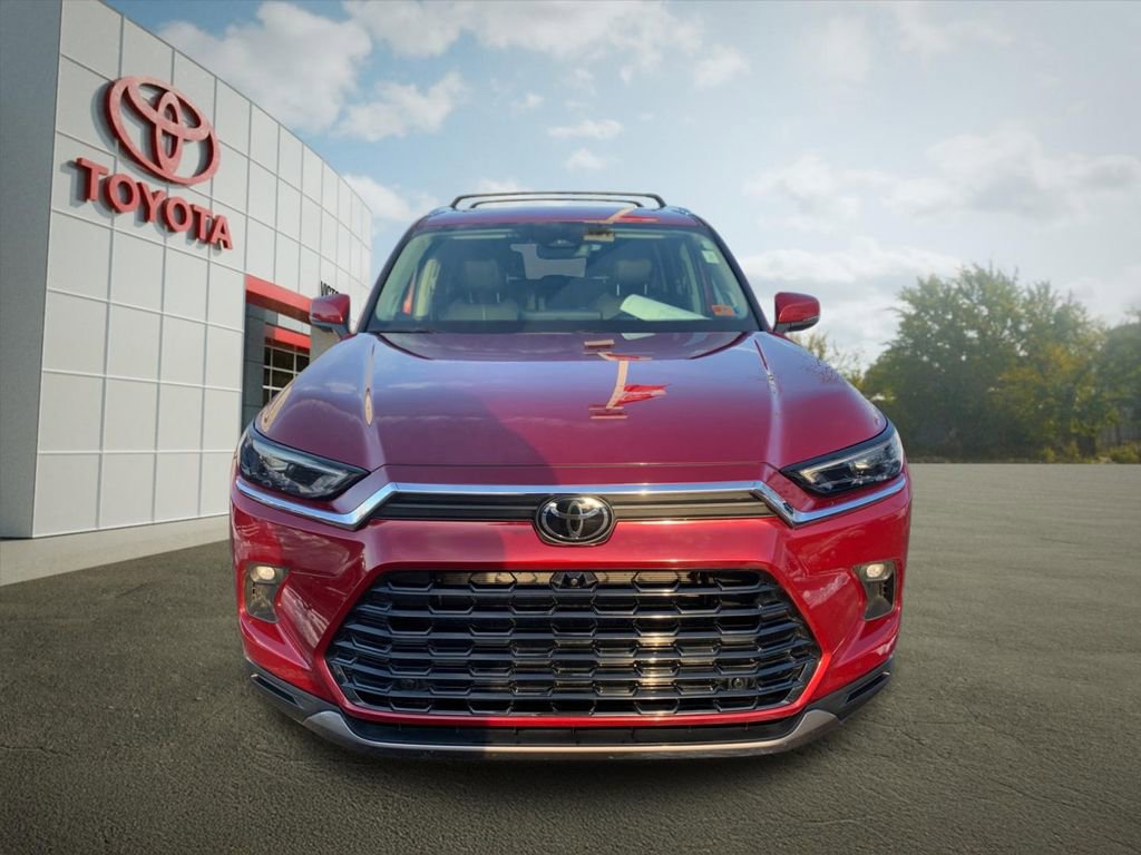 Used 2025 Toyota Grand Highlander AWD image 8