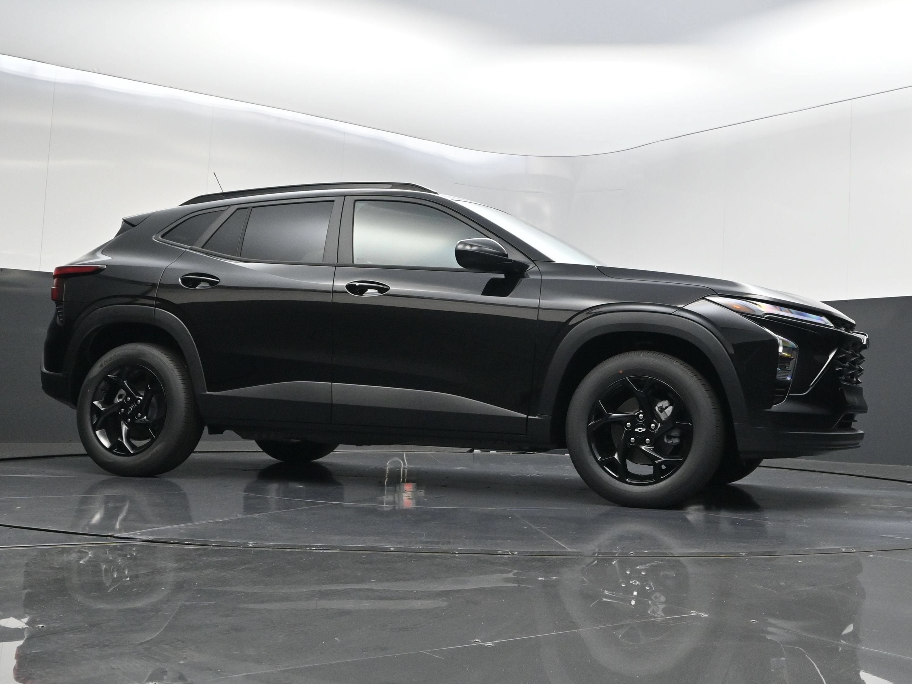 New 2026 Chevrolet Trax LT w/ Sunroof Package FWD image 45