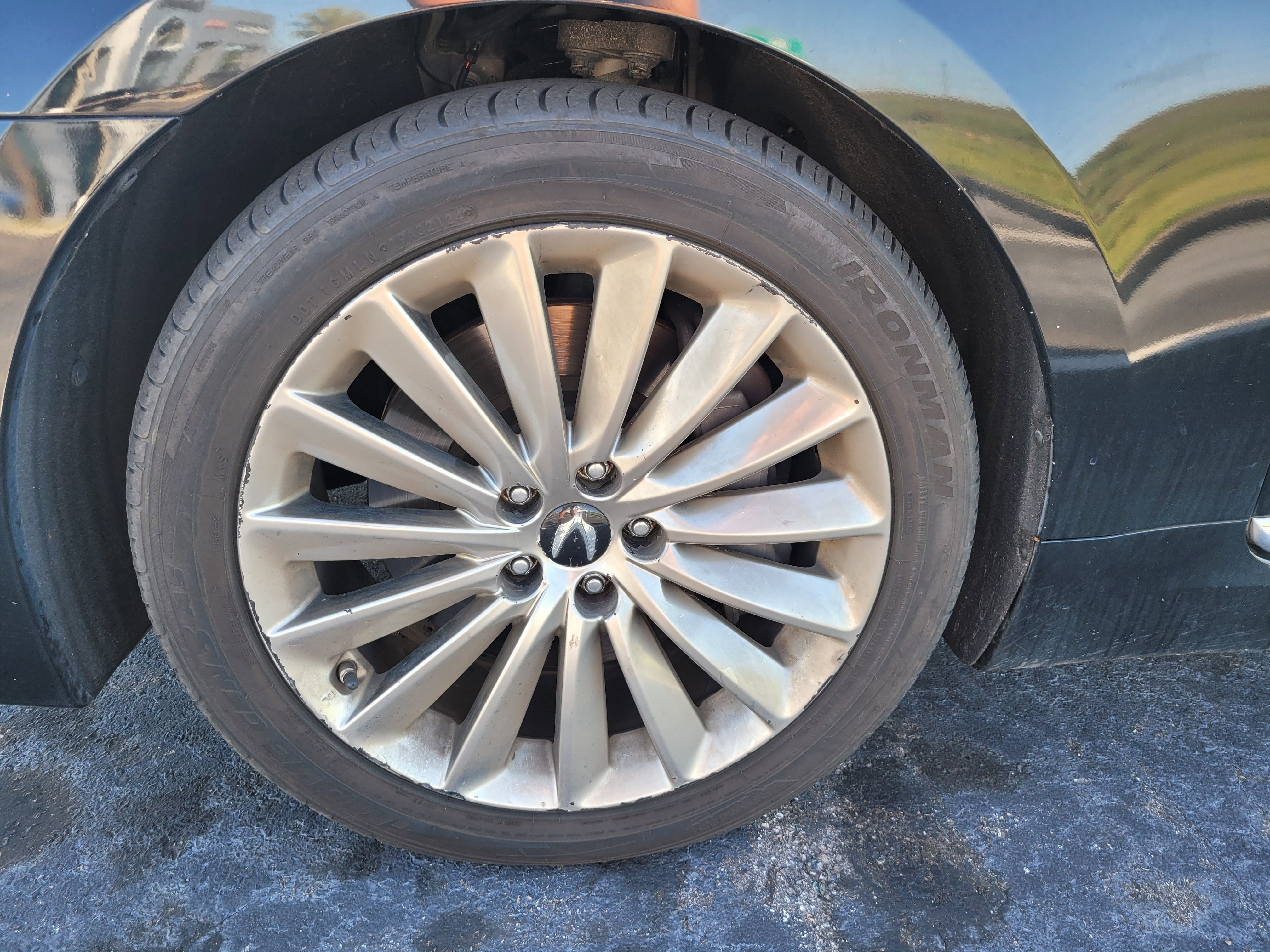 Used 2014 Hyundai Equus Signature RWD image 9