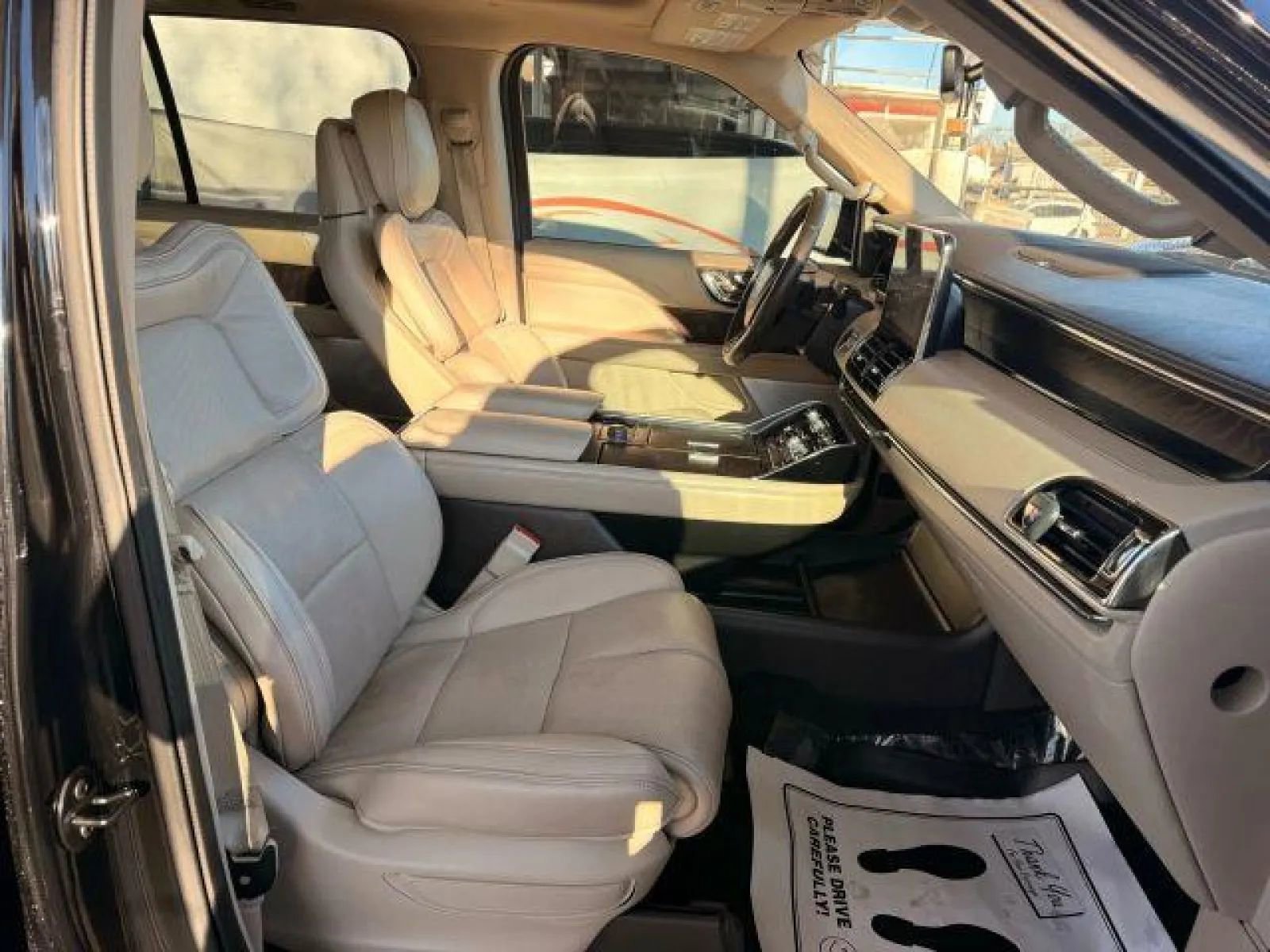 Used 2018 Lincoln Navigator L Reserve w/ Technology Package image 25