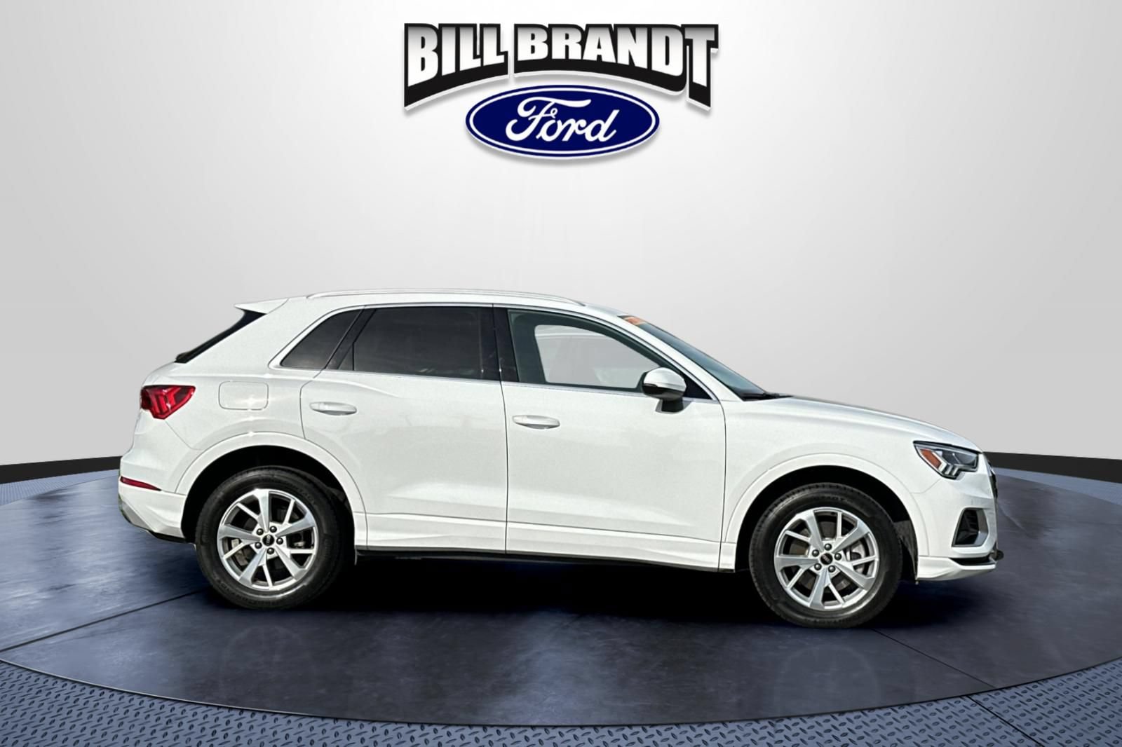 Used 2023 Audi Q3 2.0T Premium AWD/4WD image 2