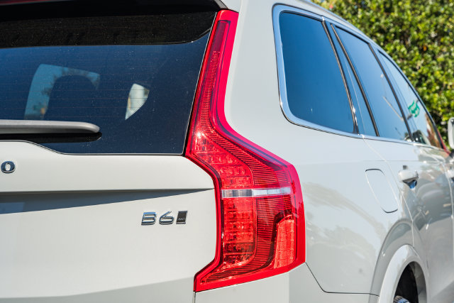 Certified 2025 Volvo XC90 B6 Plus w/ Protection Package Premier AWD/4WD image 7