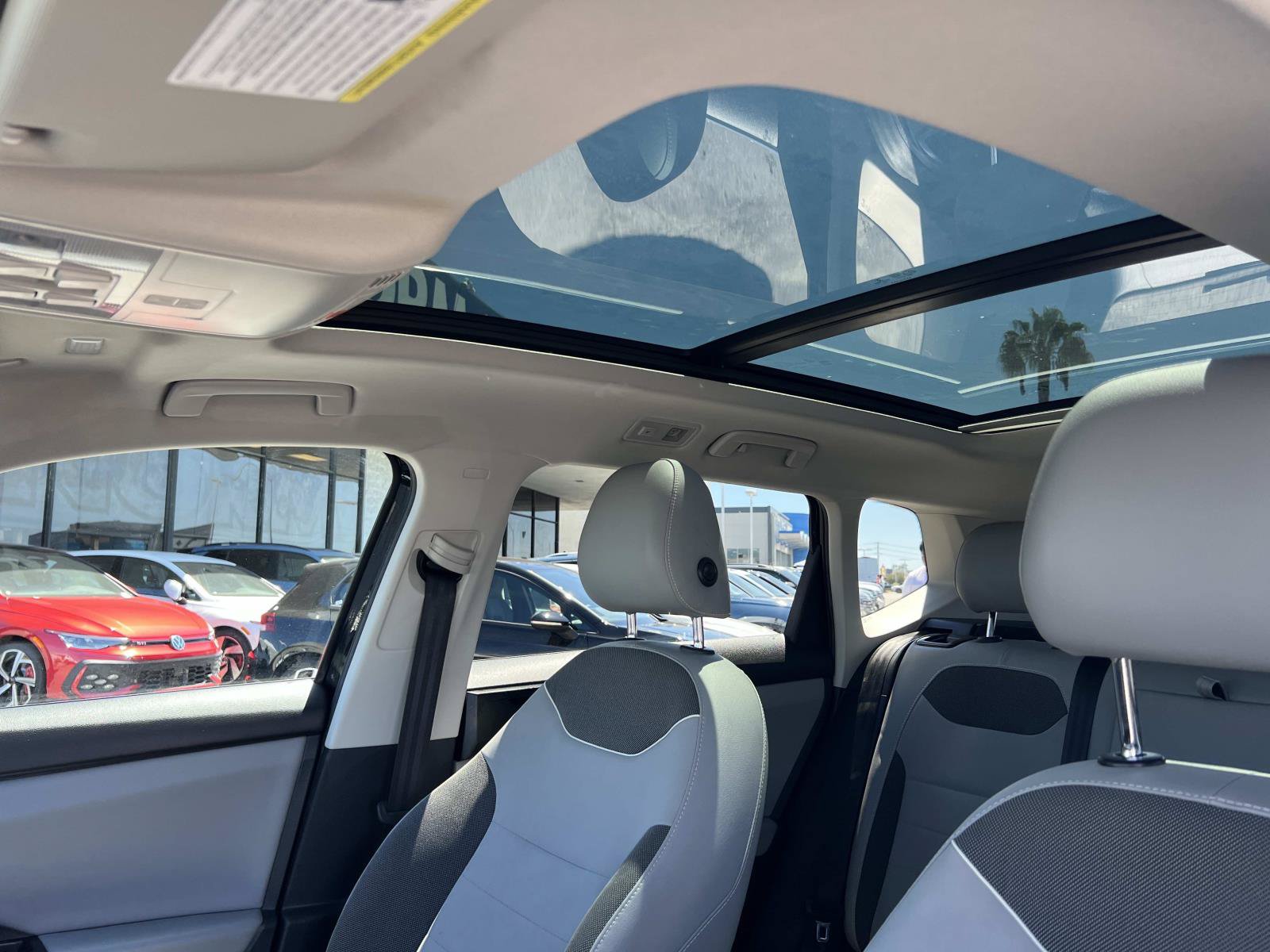 Certified 2023 Volkswagen Taos SE w/ Panoramic Sunroof Package FWD image 19
