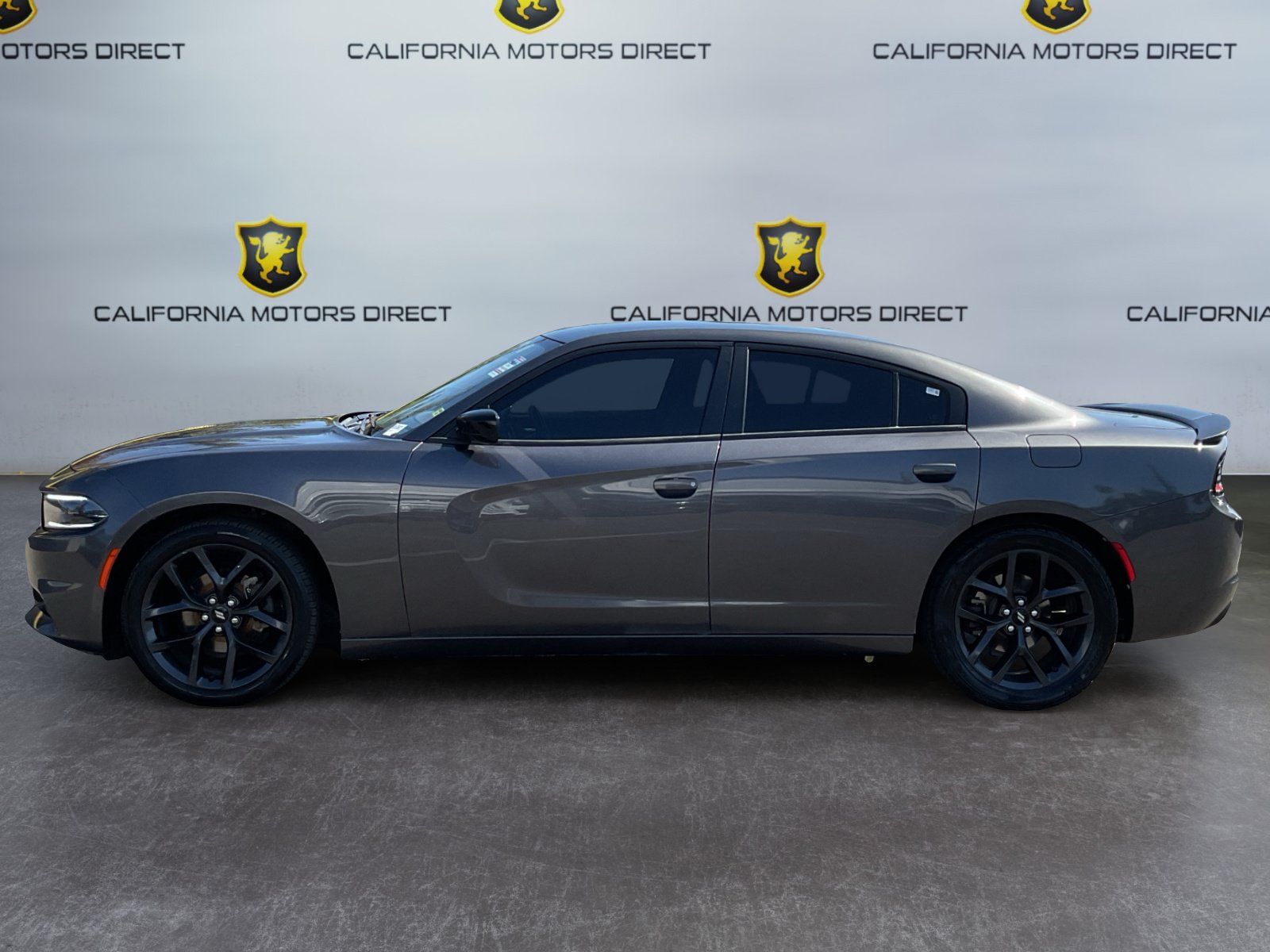 Used 2019 Dodge Charger SXT w/ Plus Group RWD image 8