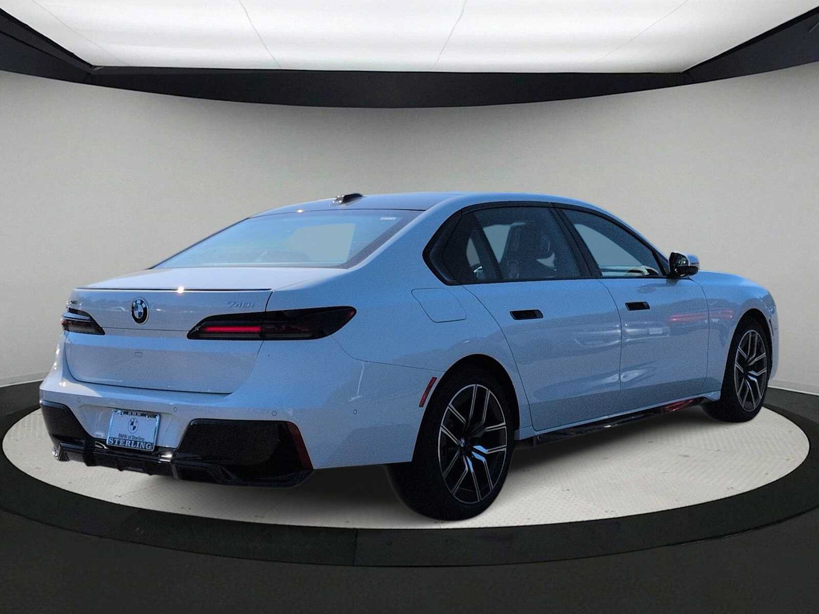 New 2026 BMW 740i xDrive AWD/4WD image 8