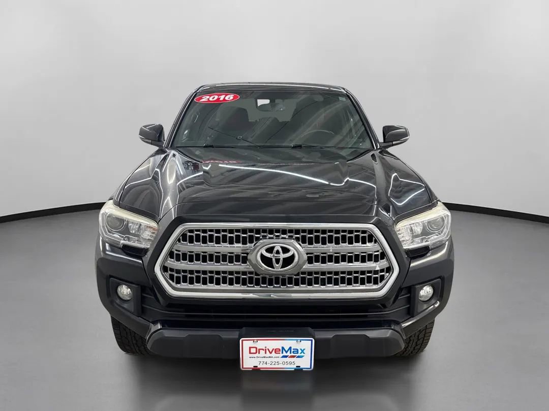Used 2016 Toyota Tacoma TRD Off-Road w/ Towing Package AWD/4WD image 2