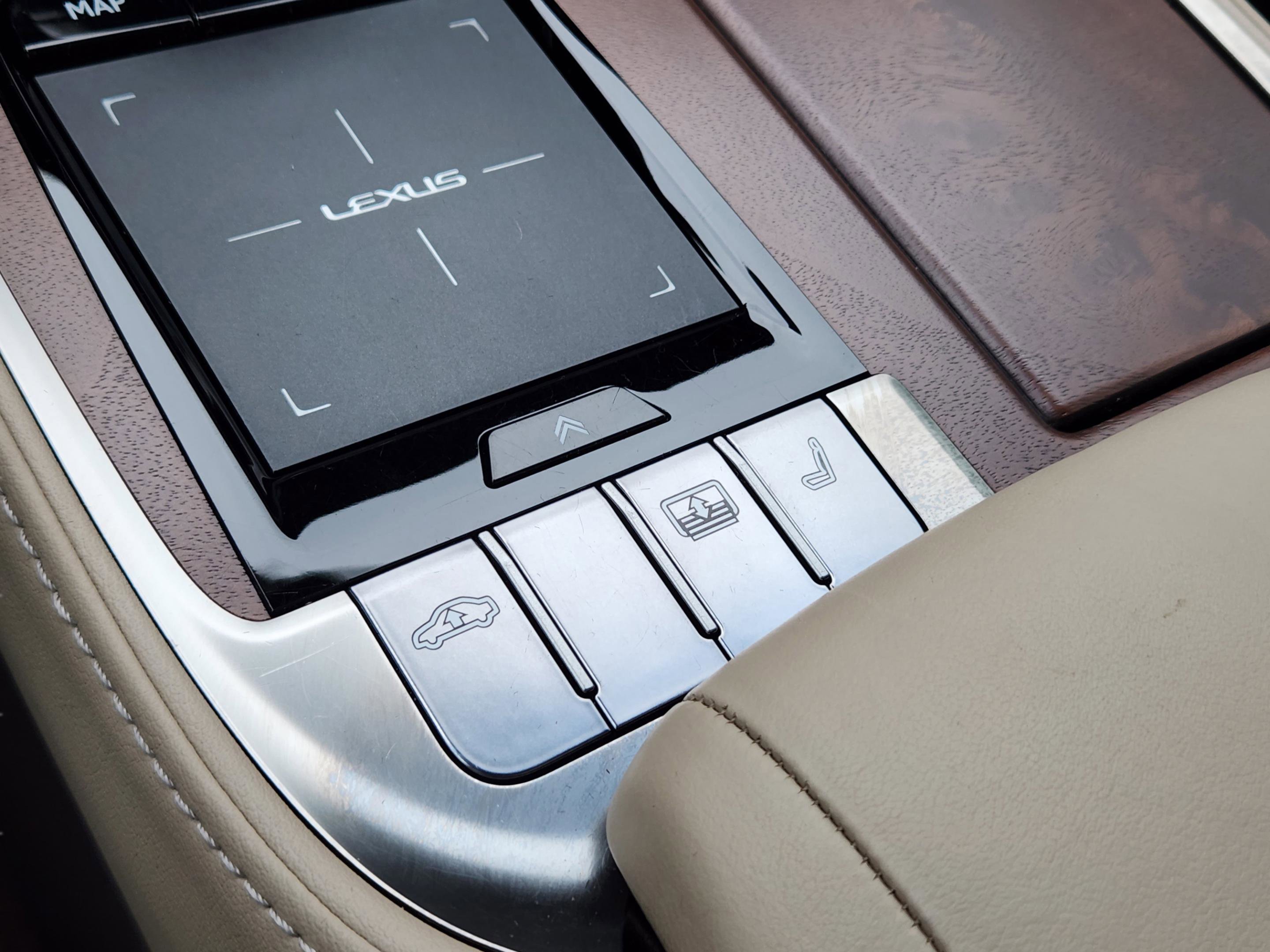 Used 2020 Lexus LS 500 w/ Interior Upgrade Package image 17