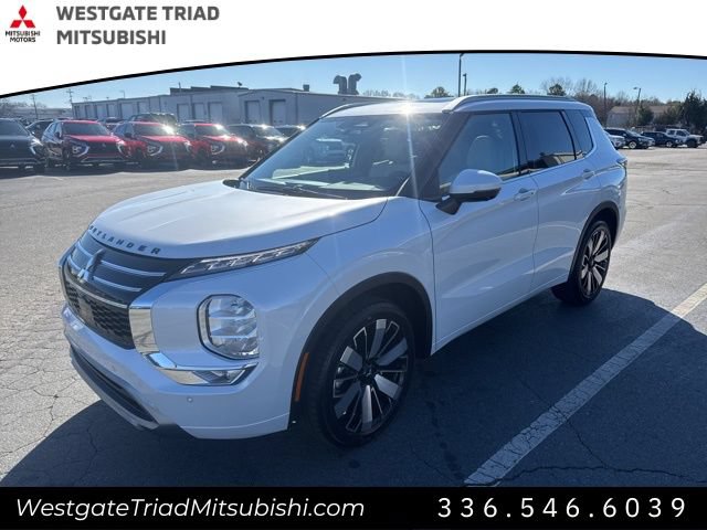 New 2026 Mitsubishi Outlander SEL FWD image 3