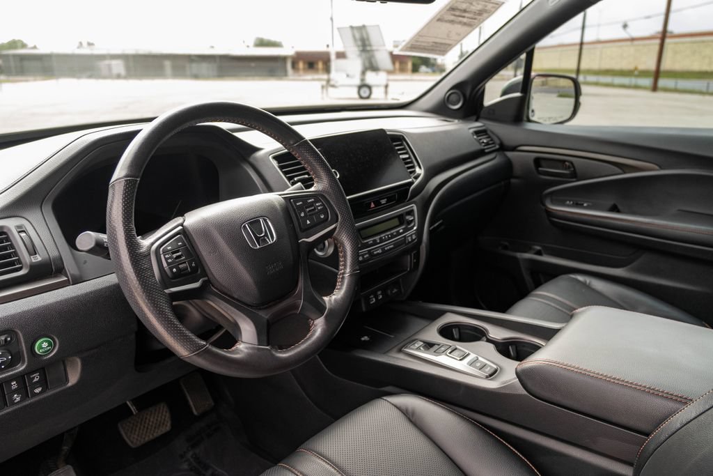 Used 2025 Honda Ridgeline TrailSport image 14