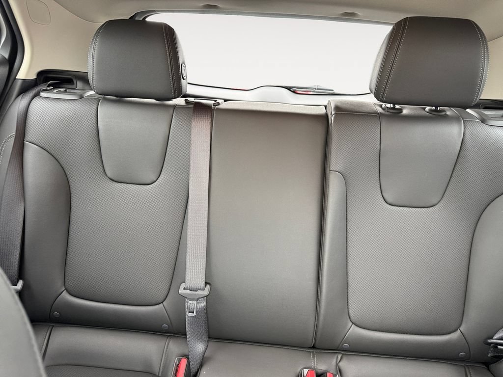Used 2024 Buick Encore GX Sport Touring FWD image 13
