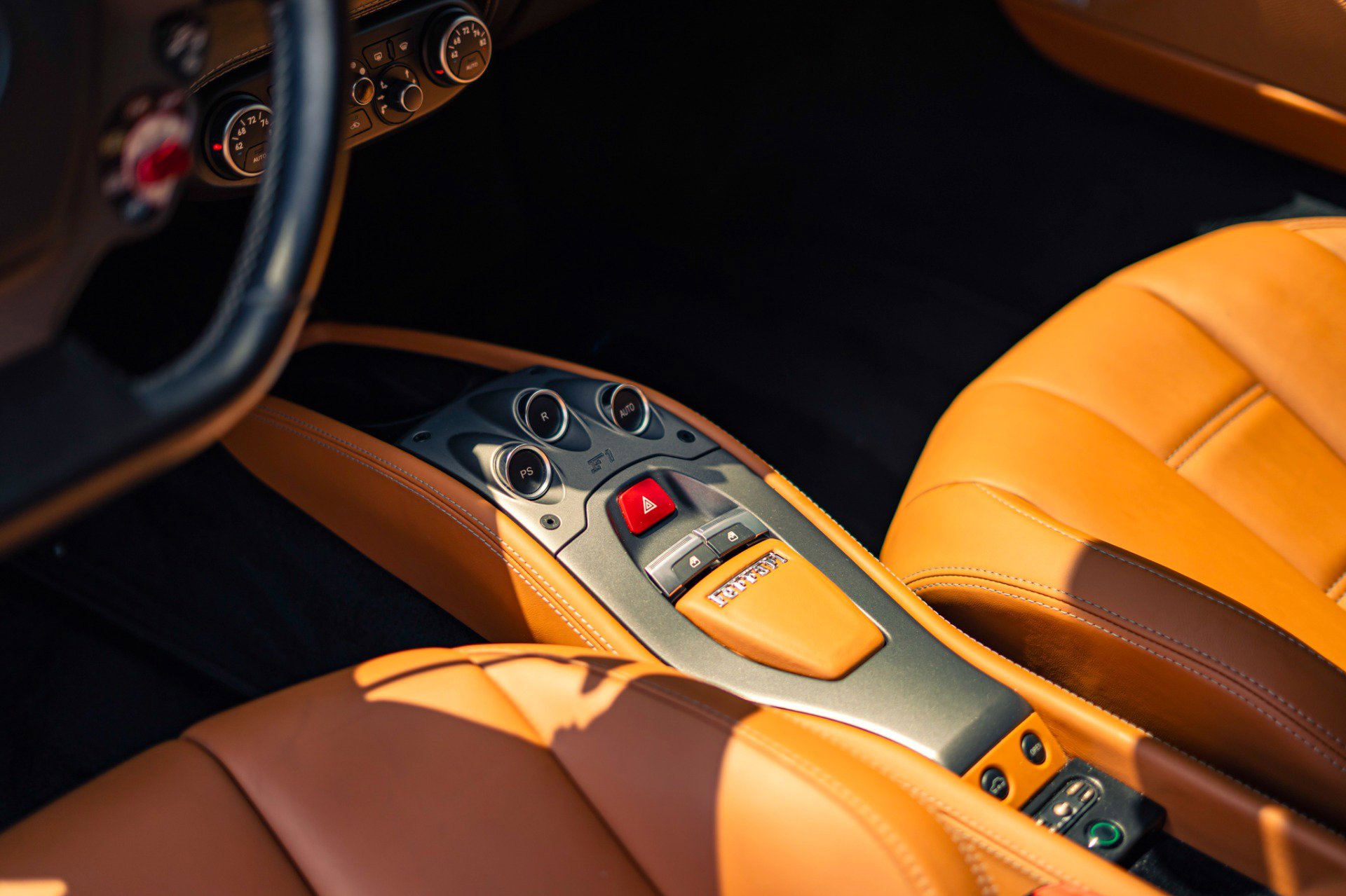 Used 2012 Ferrari 458 Italia Coupe RWD image 8