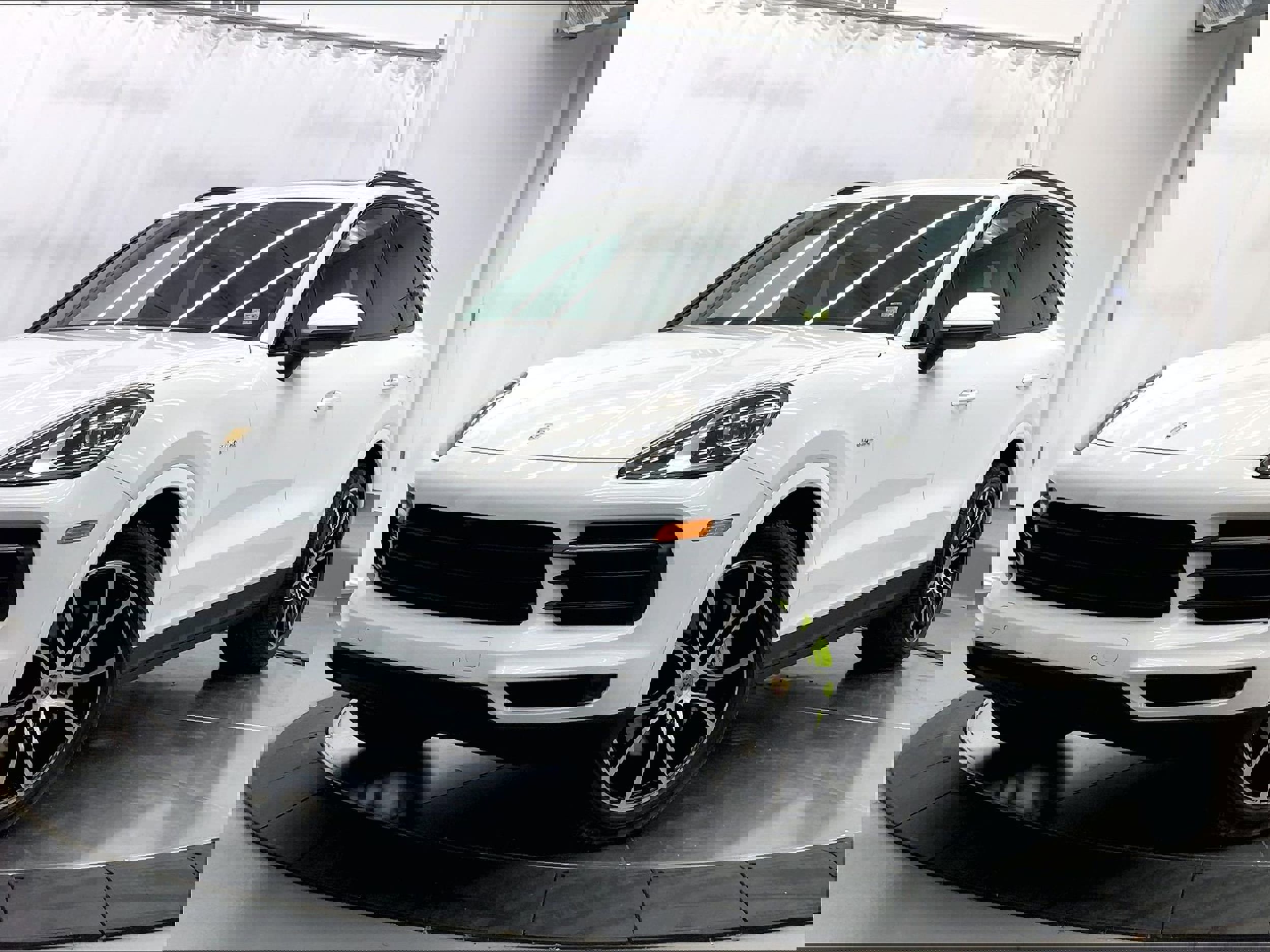 Used 2022 Porsche Cayenne E-Hybrid image 1