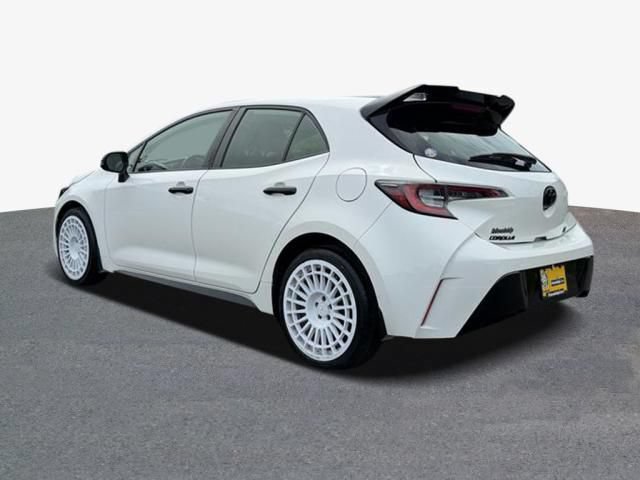 Used 2022 Toyota Corolla SE FWD image 2