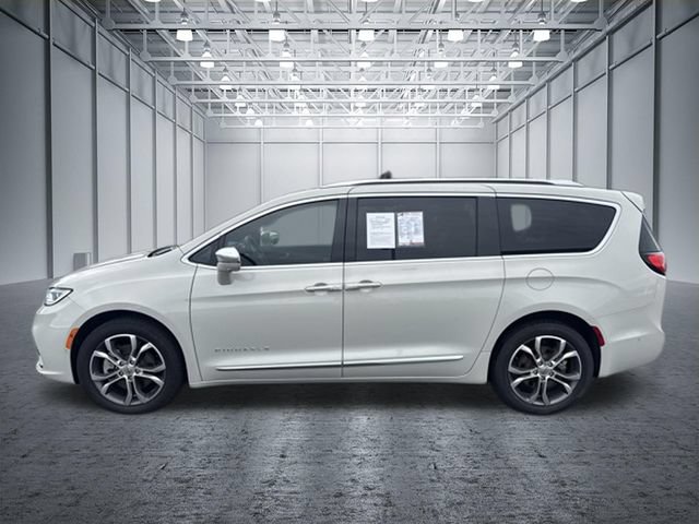 Used 2021 Chrysler Pacifica Pinnacle AWD/4WD image 2