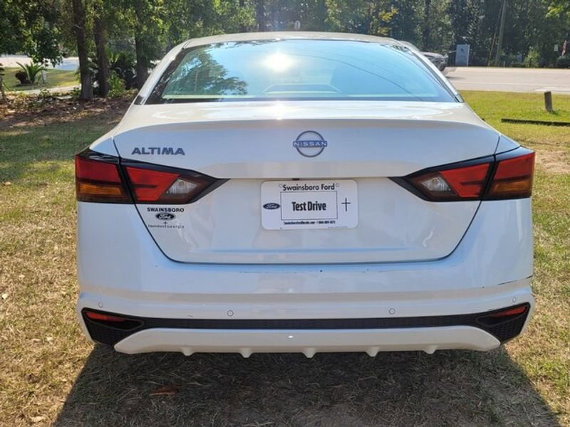Used 2024 Nissan Altima 2.5 S image 10