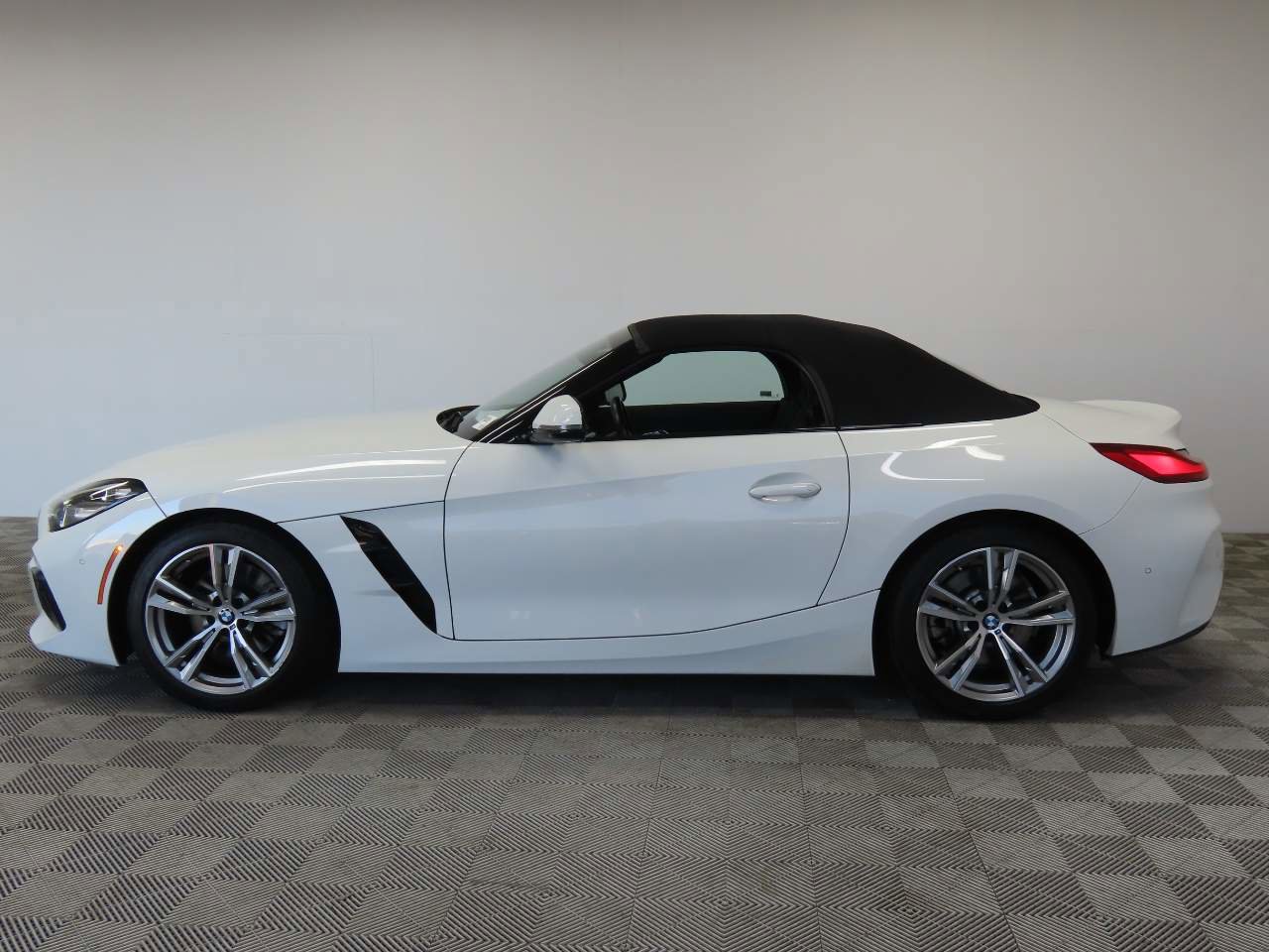 Used 2025 BMW Z4 sDrive30i image 5