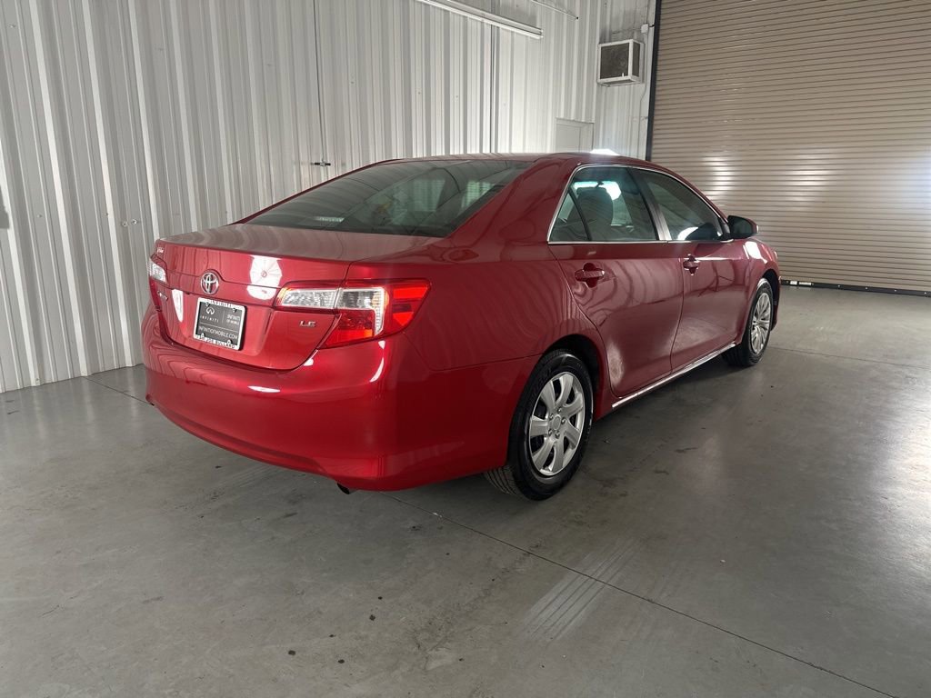 Used 2014 Toyota Camry LE image 5