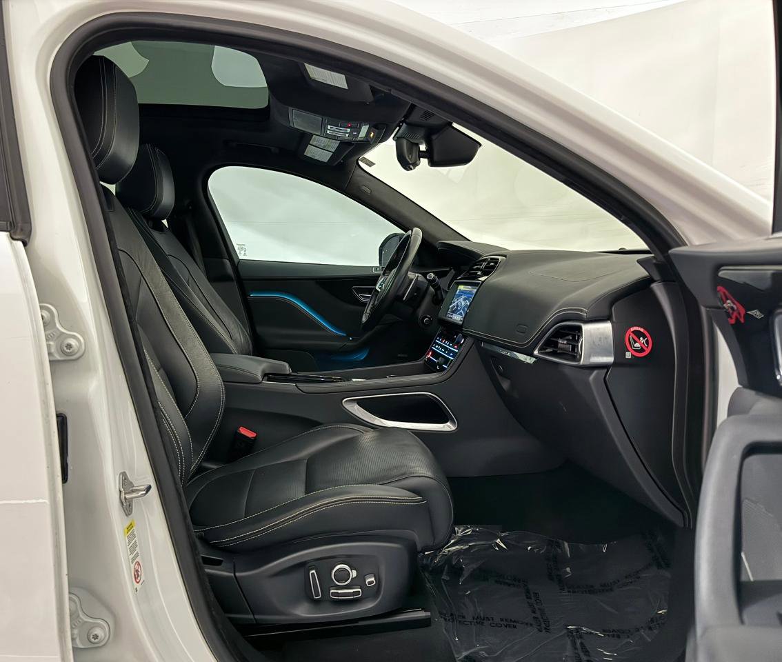 Used 2019 Jaguar F-PACE R-Sport image 29