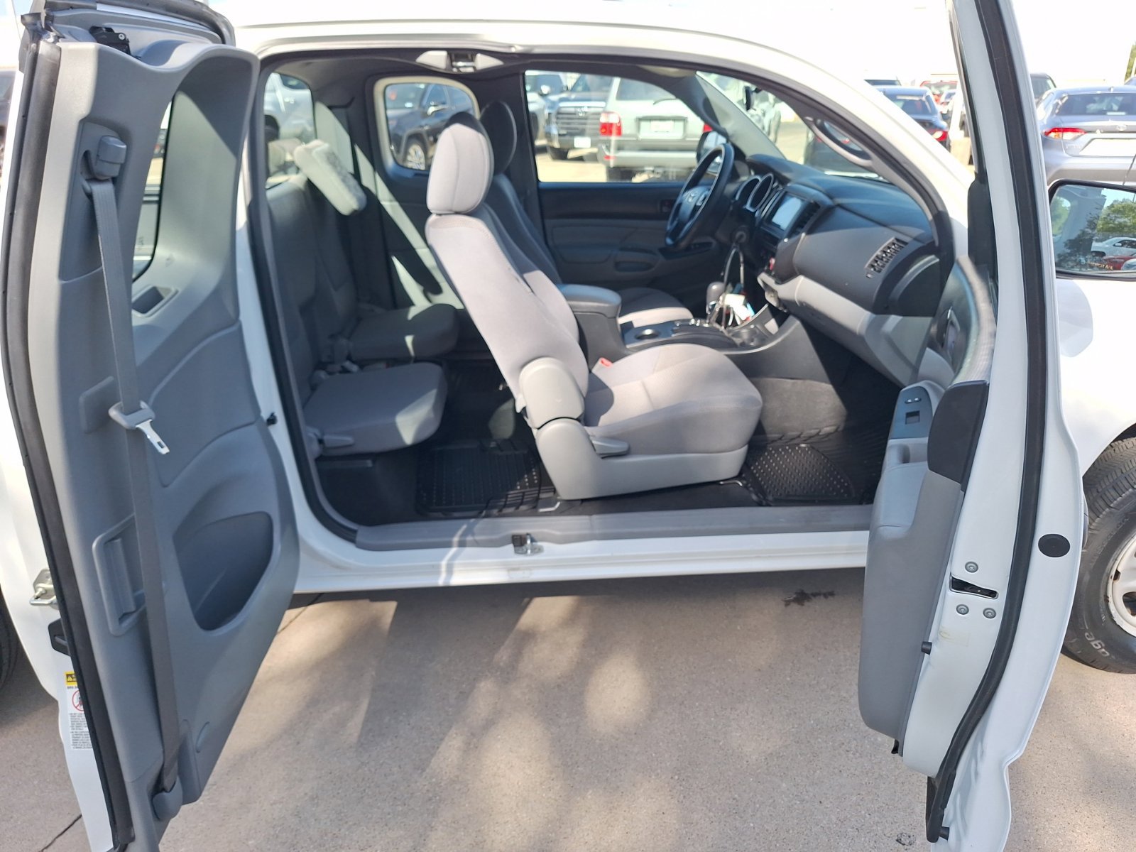 Used 2015 Toyota Tacoma 2WD Access Cab image 34
