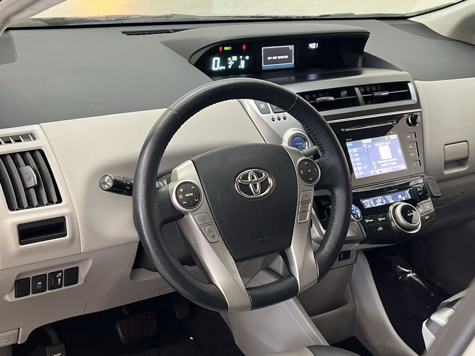Used 2015 Toyota Prius V Four FWD image 15