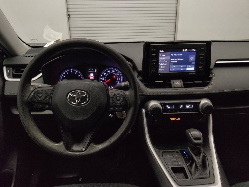 Used 2020 Toyota RAV4 LE AWD/4WD image 22