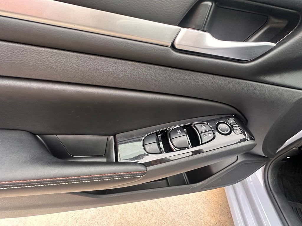 Certified 2024 Nissan Altima 2.5 SR w/ SR Premium Package FWD image 15
