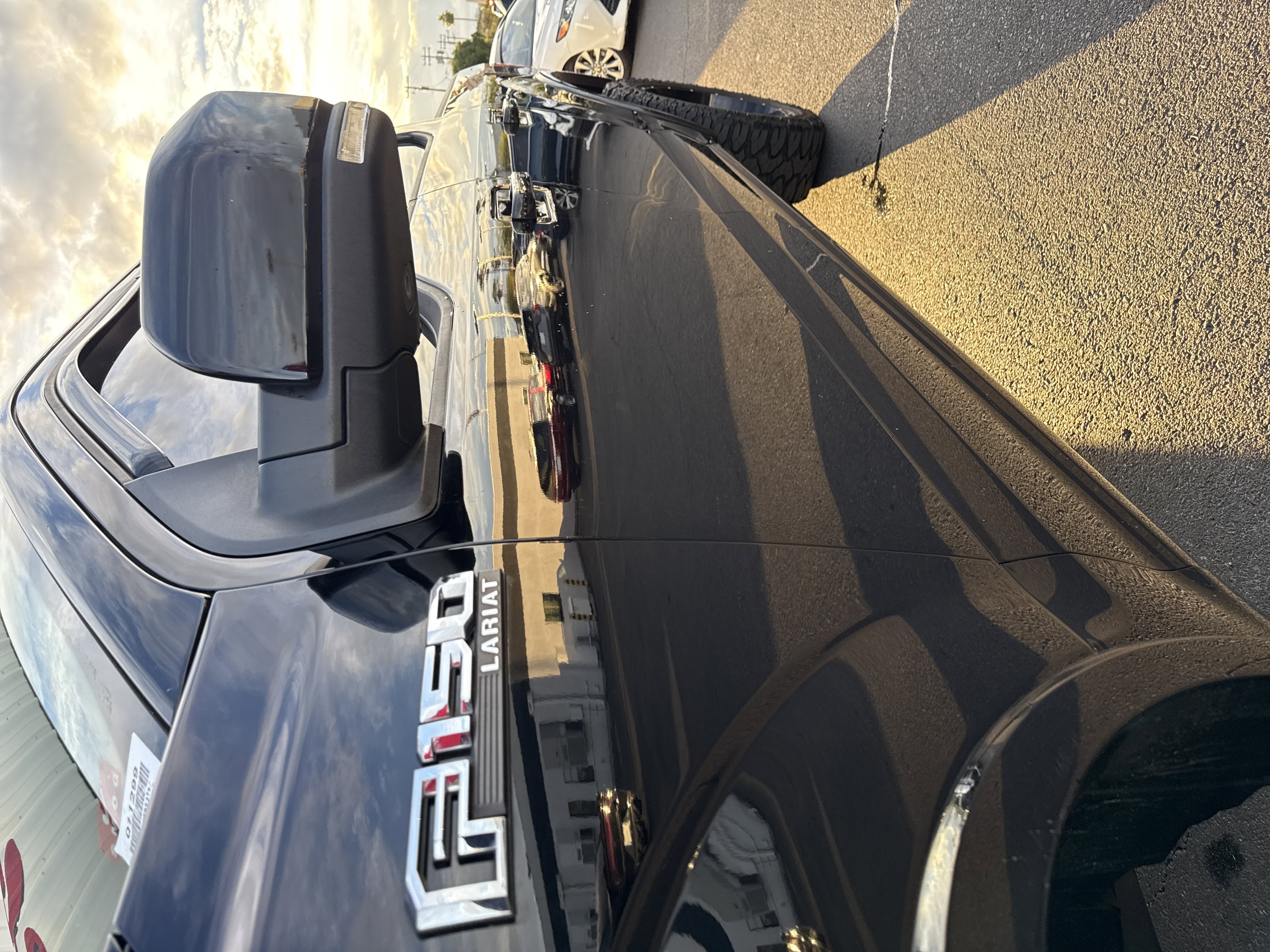 Used 2017 Ford F150 Lariat image 10