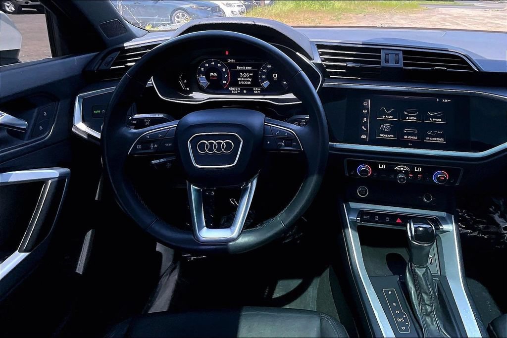 Used 2021 Audi Q3 2.0T Premium w/ Convenience Package AWD/4WD image 7