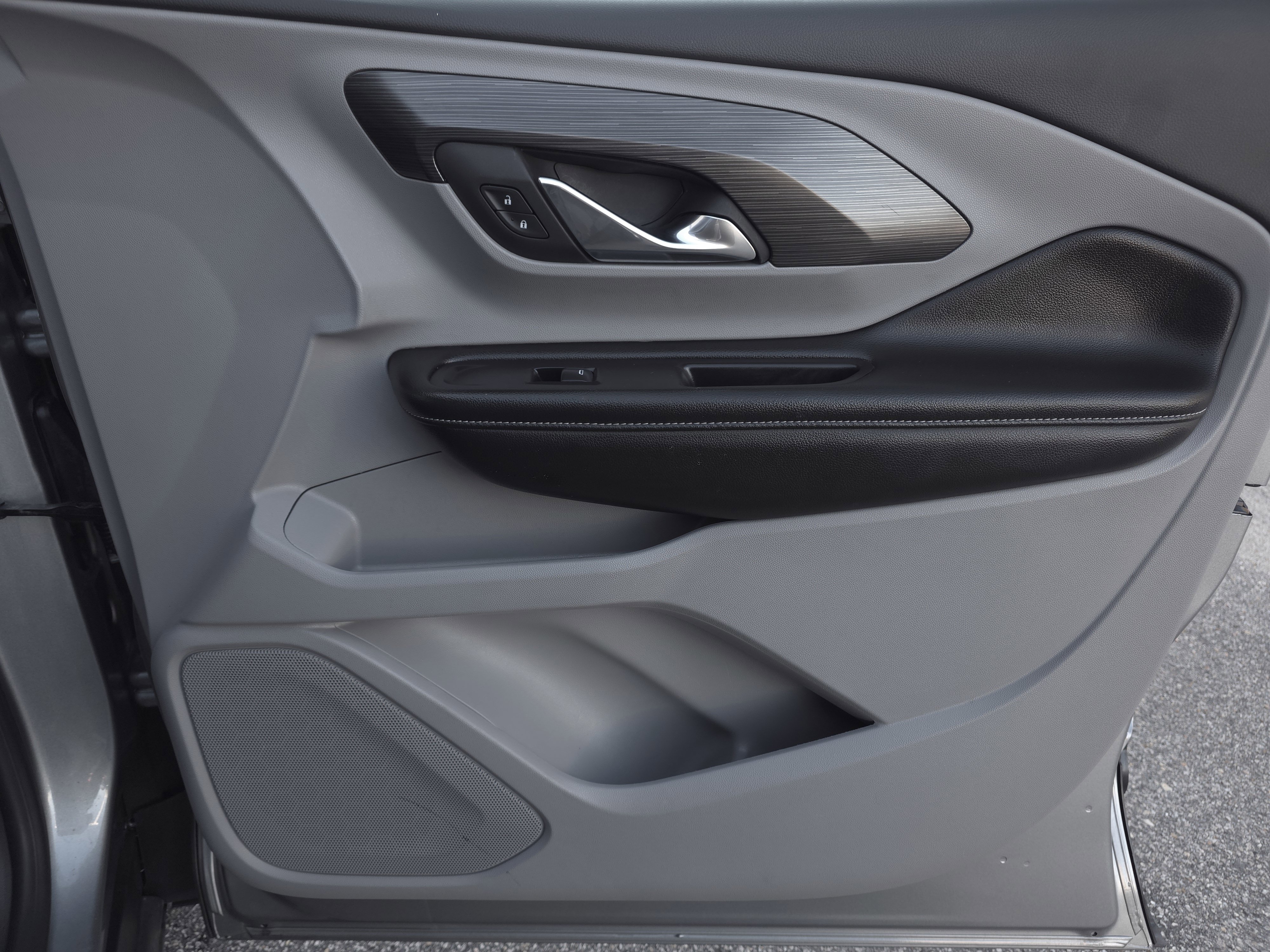 Used 2024 GMC Terrain SLE image 37