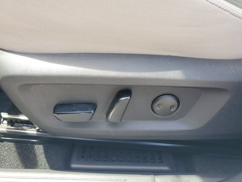 Used 2023 Nissan Rogue SV FWD image 19