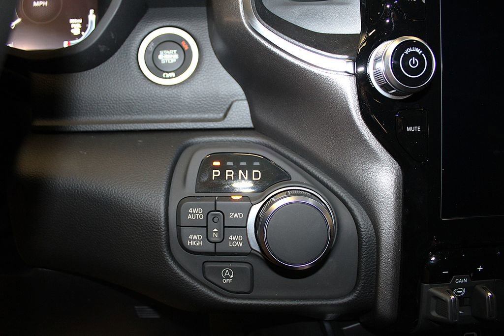 New 2026 RAM 1500 4x4 Crew Cab image 11