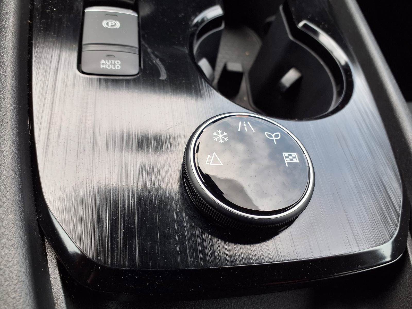 Used 2023 Nissan Rogue S image 10