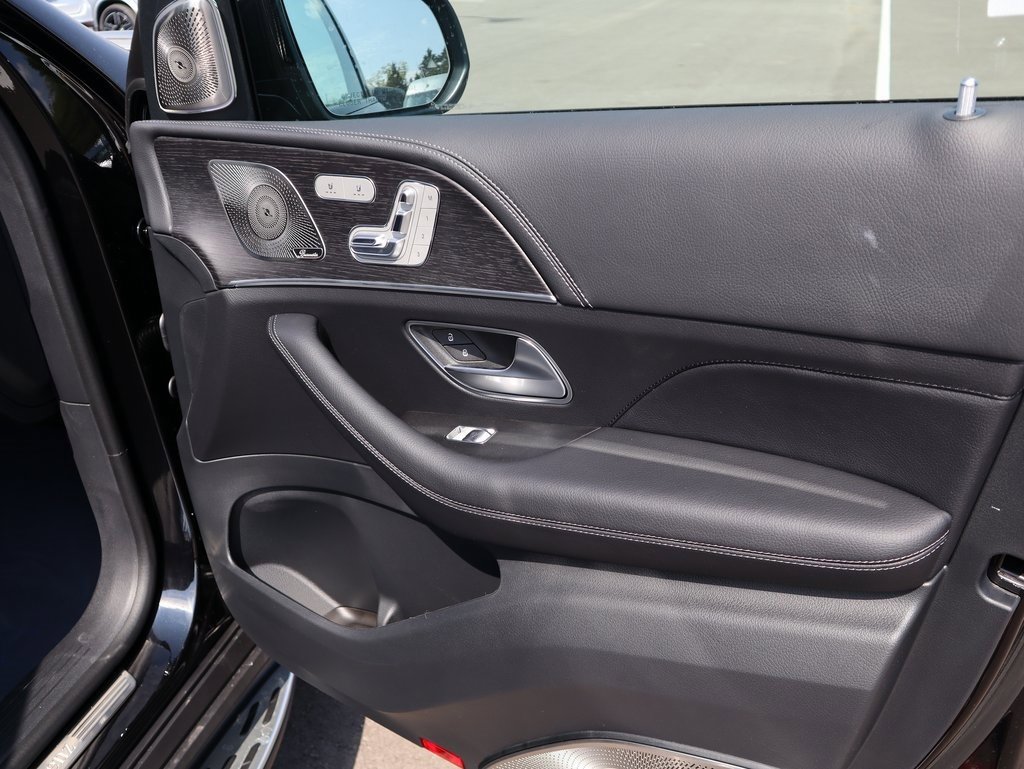New 2026 Mercedes-Benz GLS 580 4MATIC image 7