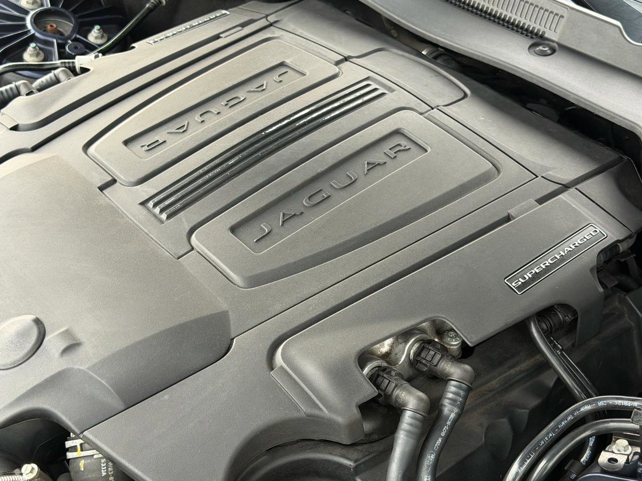 Used 2017 Jaguar XE Premium image 37