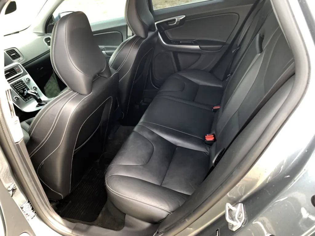 Used 2018 Volvo V60 T5 Dynamic w/ Vision Package AWD/4WD image 19