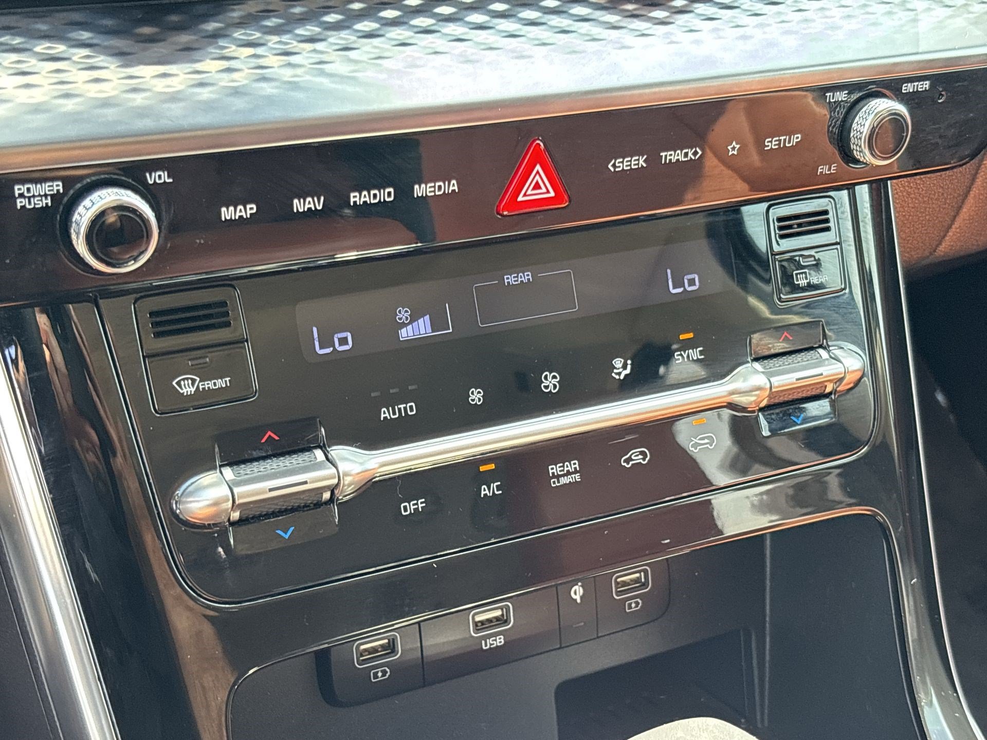 Used 2022 Kia Carnival SX Prestige FWD image 16