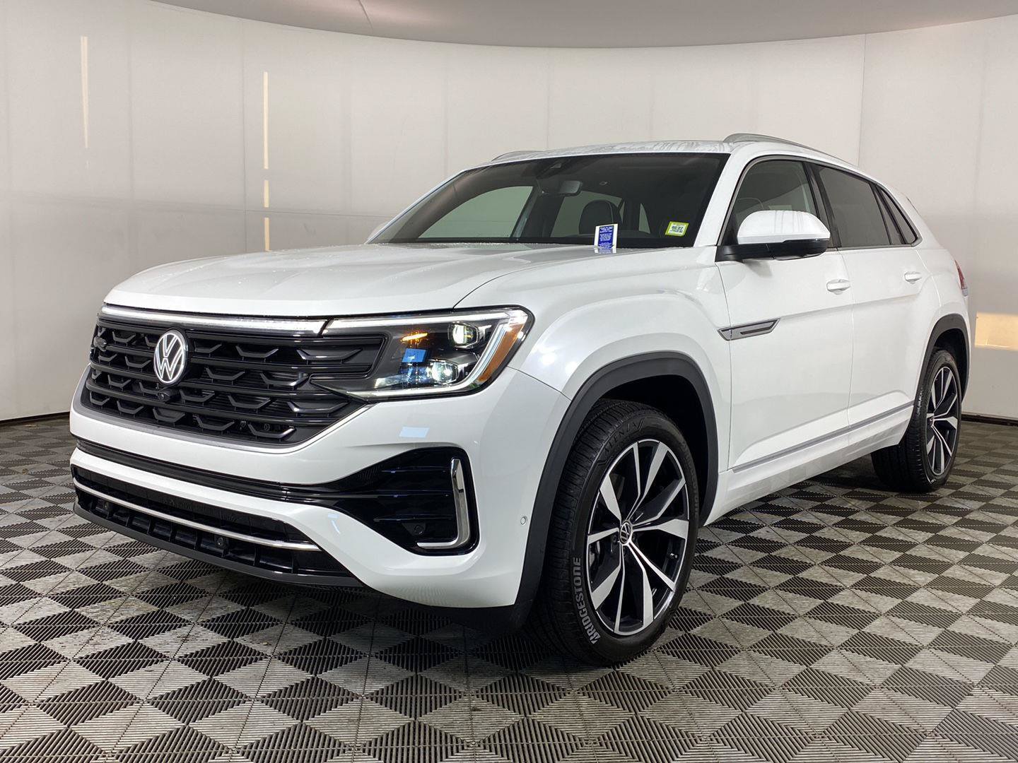 Used 2026 Volkswagen Atlas Cross Sport SEL Premium R-Line AWD/4WD image 7