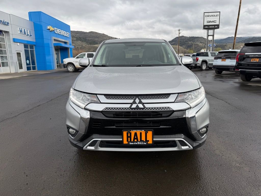 Used 2019 Mitsubishi Outlander SE image 2