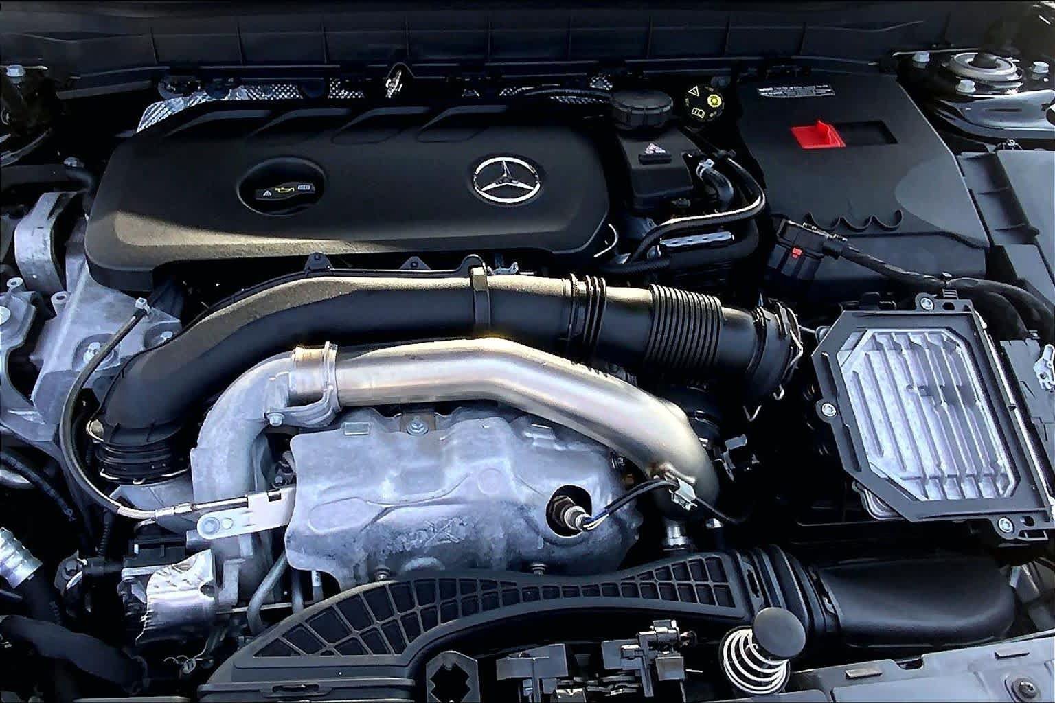 Used 2024 Mercedes-Benz GLB 250 image 30