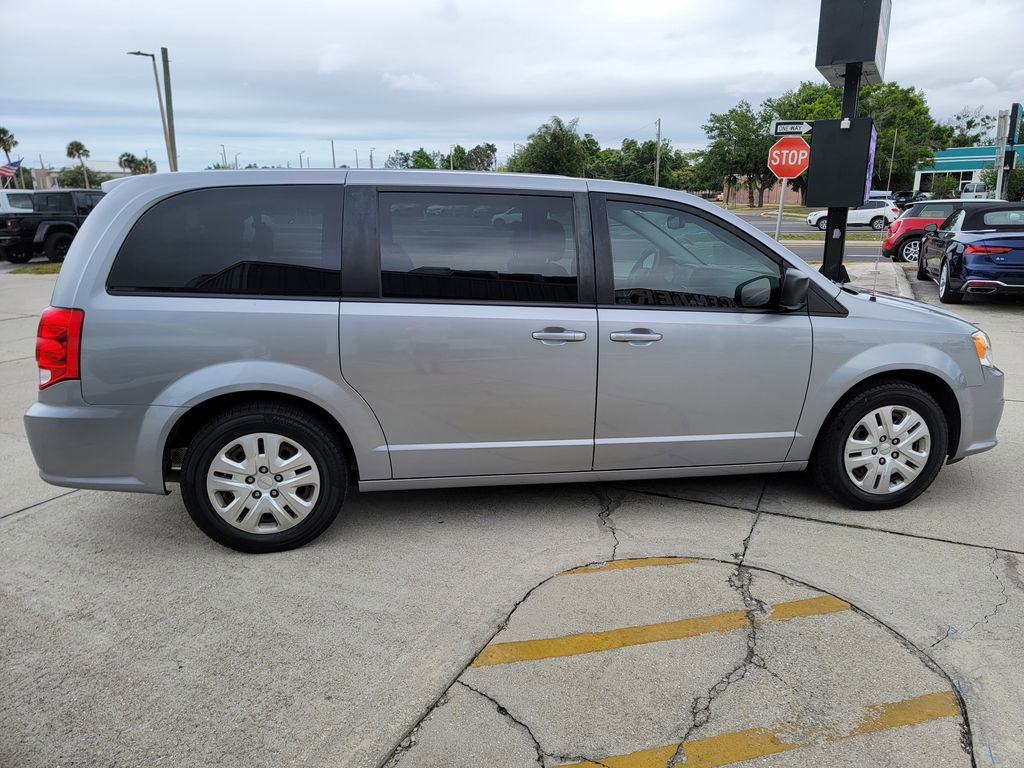 Used 2018 Dodge Grand Caravan SE FWD image 6