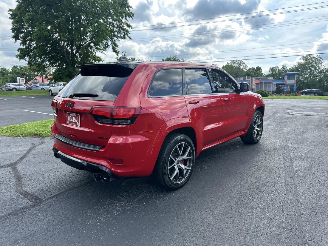 Used 2016 Jeep Grand Cherokee SRT image 5