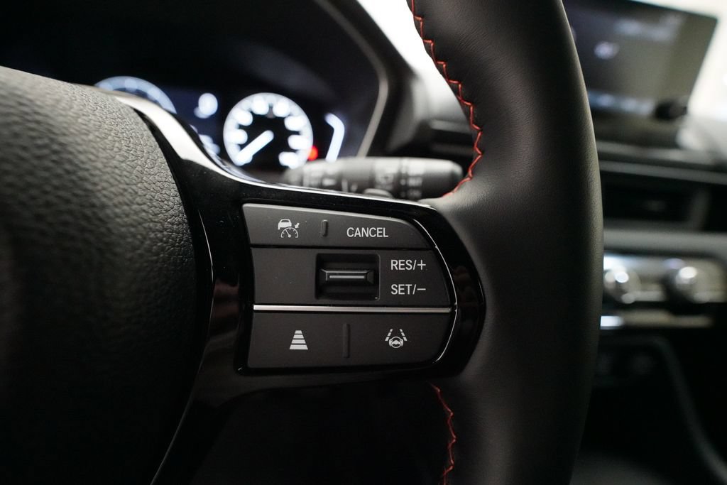 Certified 2025 Honda Pilot Sport image 18