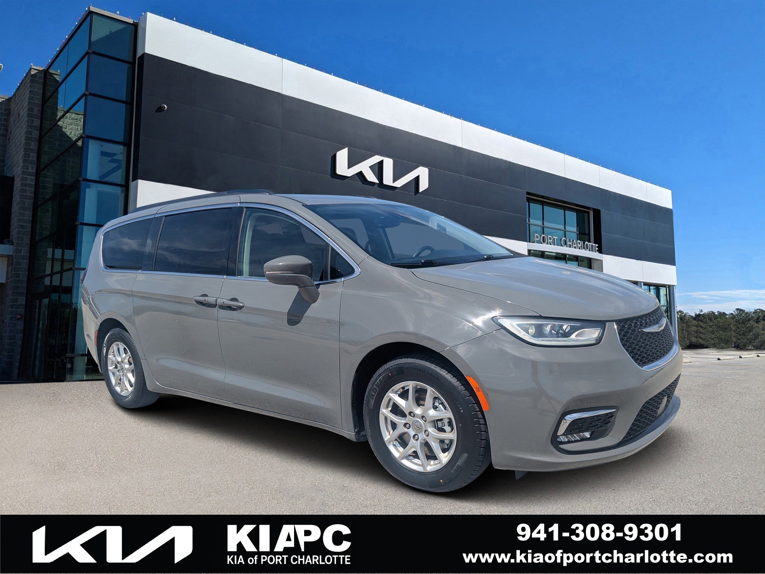 Used 2022 Chrysler Pacifica Touring-L