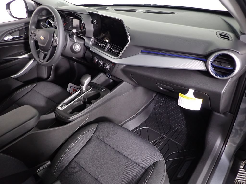 New 2026 Chevrolet Trax LS w/ LS Convenience Package FWD image 36