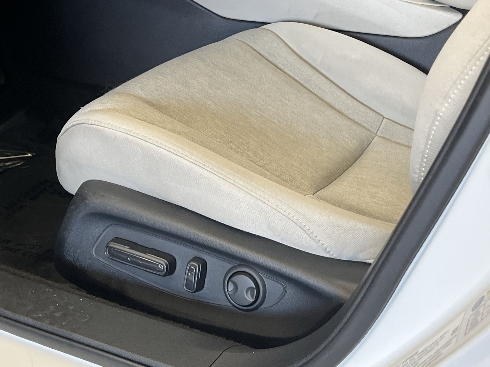 Used 2023 Honda Accord EX image 13