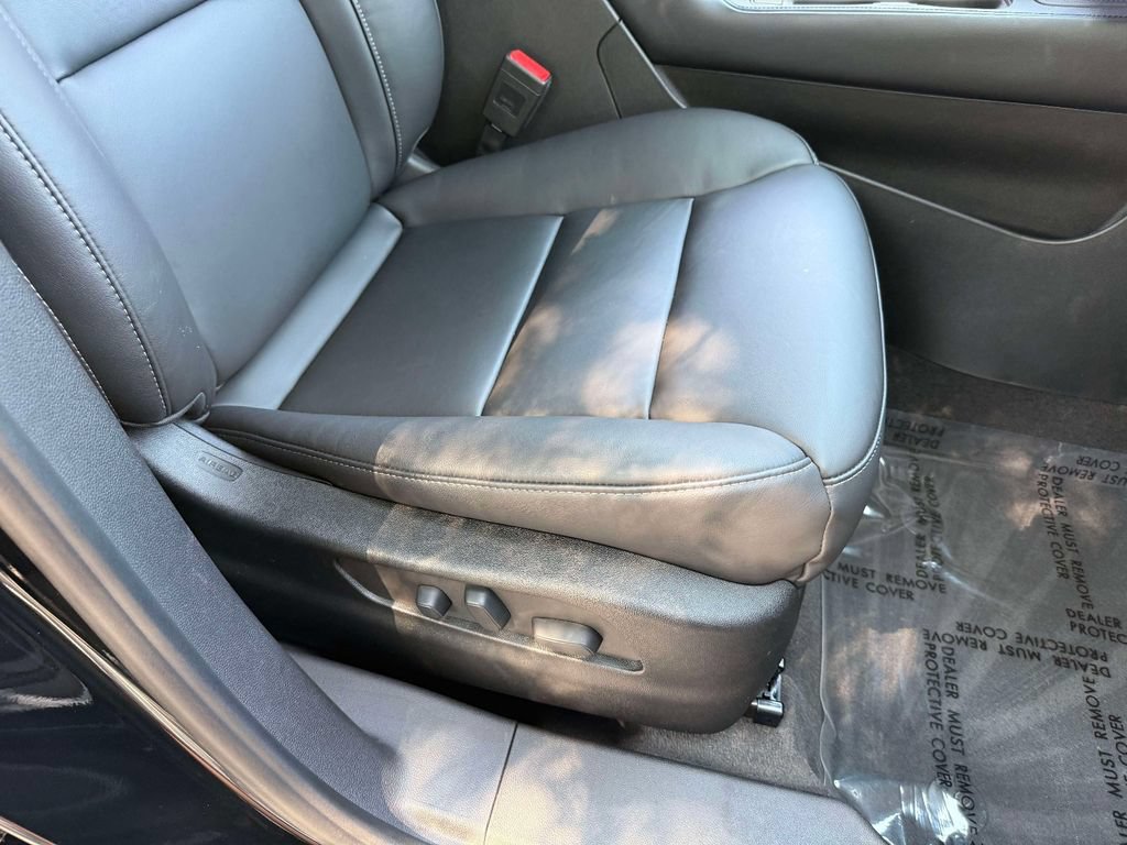 Used 2023 Cadillac XT4 Premium Luxury w/ Enhanced Visibility Package AWD/4WD image 15