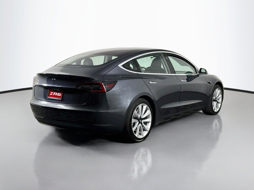 Used 2018 Tesla Model 3 Long Range RWD image 5