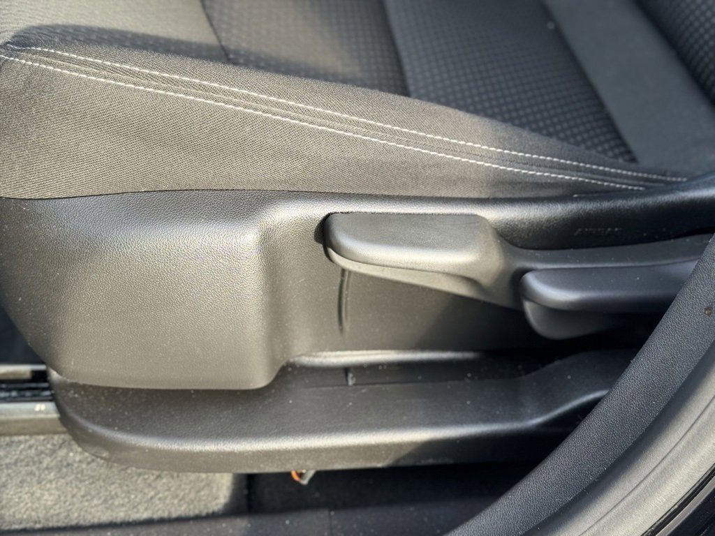 Used 2024 GMC Terrain SLE image 22